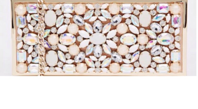 Wedded Wednesday – Clutch On